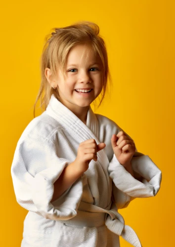 dziewczynka ćwicząca judo